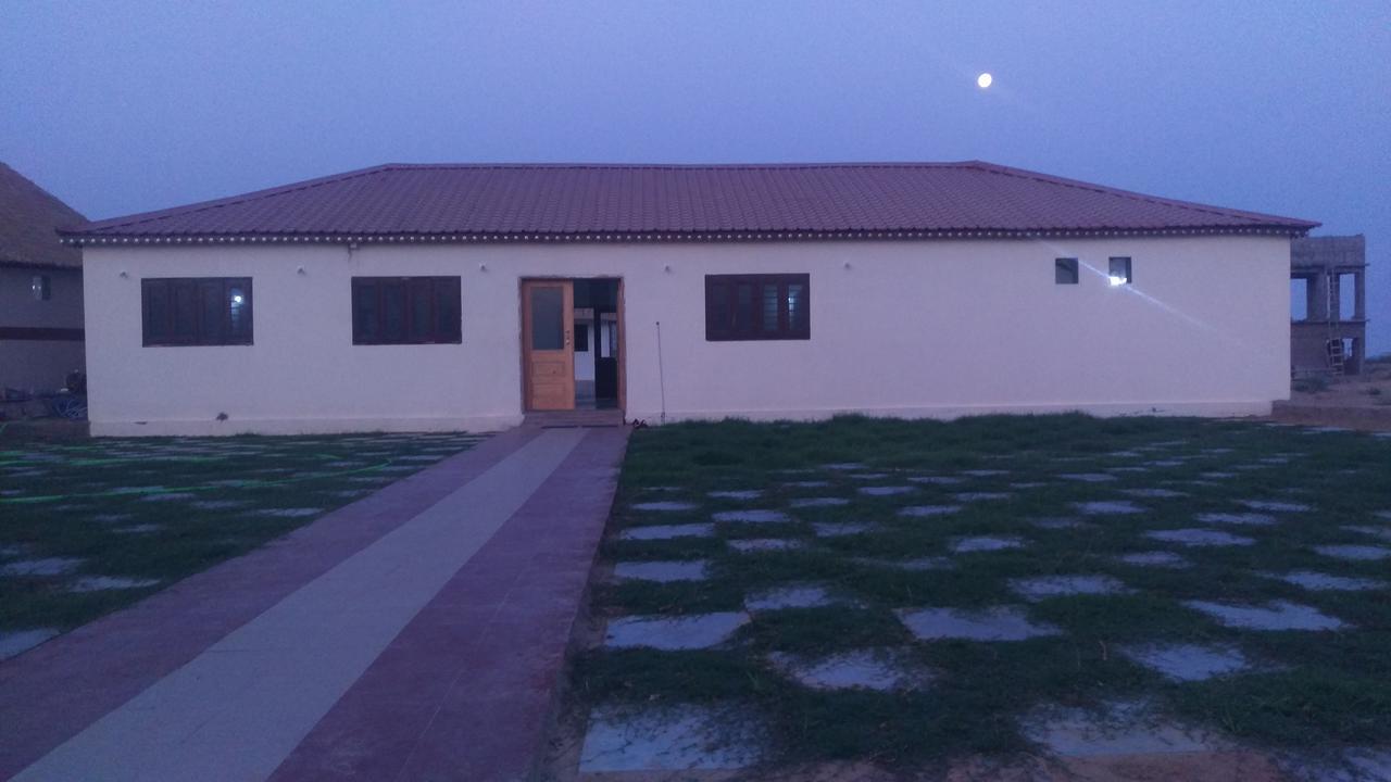 แรนน์ รีสอร์ต ธุลาวีระ Hotel Dholavira ภายนอก รูปภาพ