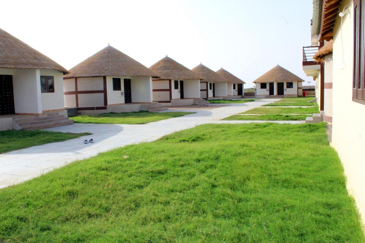แรนน์ รีสอร์ต ธุลาวีระ Hotel Dholavira ภายนอก รูปภาพ