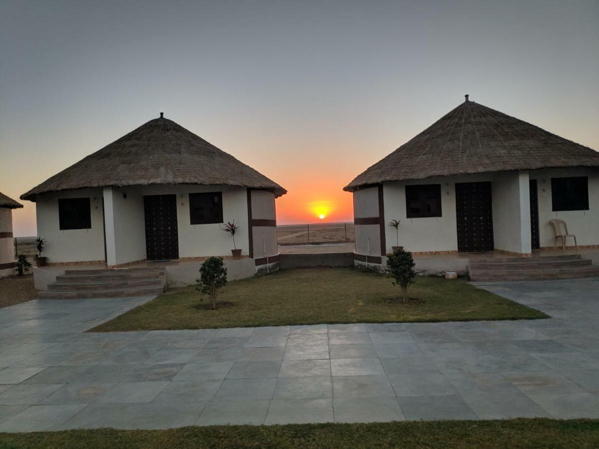 แรนน์ รีสอร์ต ธุลาวีระ Hotel Dholavira ภายนอก รูปภาพ