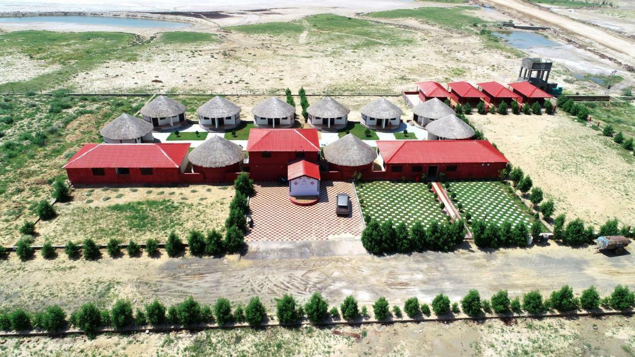 แรนน์ รีสอร์ต ธุลาวีระ Hotel Dholavira ภายนอก รูปภาพ